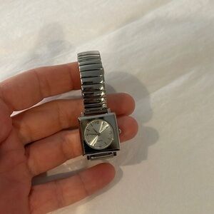 Quartz elastic band watch